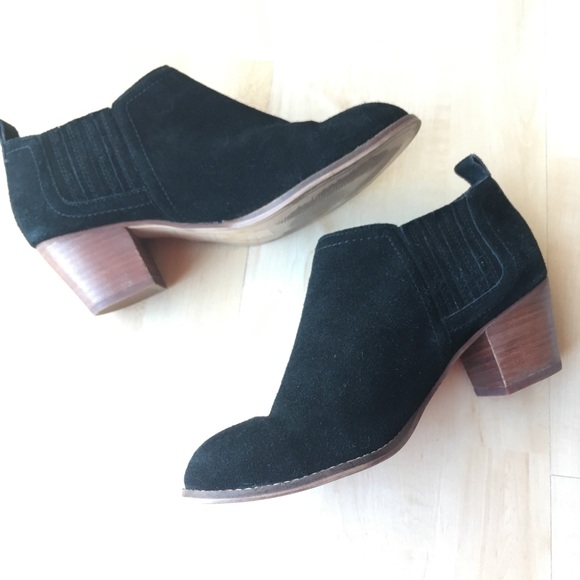 Dolce Vita Shoes - Dolce Vita TOWNE black suede ankle boots size 7.5
